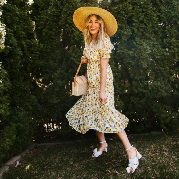 Ivy City Co Dresses & Skirts - IVY CITY CO Lemon Drop Layered Smocked Maxi Dress puff sleeve Lemon Print Large